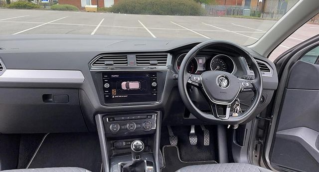 VOLKSWAGEN Tiguan SE Nav 2.0 TDI 150PS SCR BMT (2017) - Picture 9