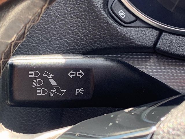 VOLKSWAGEN Golf R 2.0 270PS TSI (2010) - Picture 18