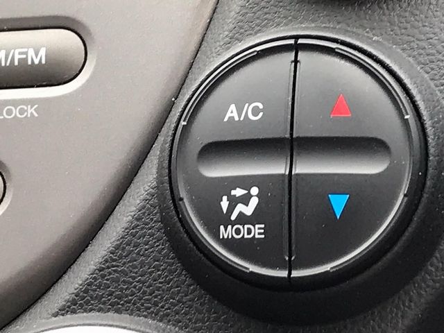 HONDA Jazz 1.4 i-VTEC EX (2010) - Picture 20