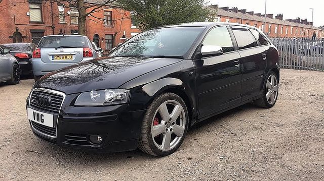 AUDI A3 2.0T FSI S line DSG Sportback (2005) - Picture 2