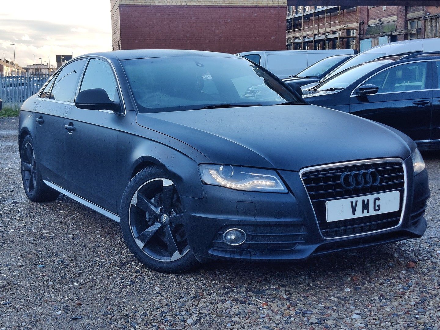AUDIA4S line 2.0TDI 143PS for sale
