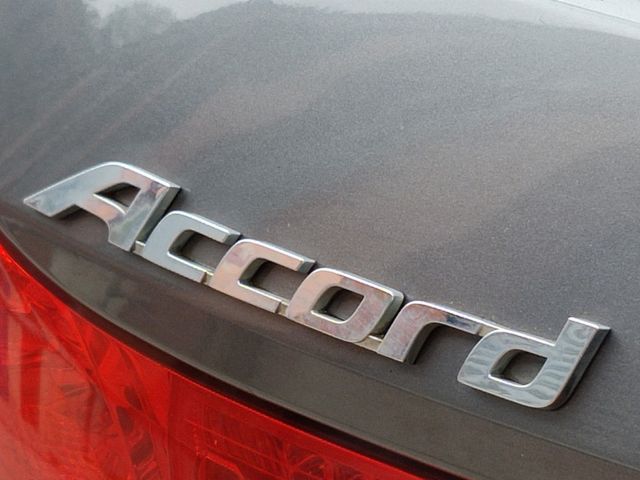 Honda Accord 2.2 i-DTEC ES GT Tourer Auto 5dr (2010) - Picture 33